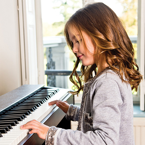 Choosing the right piano for beginners - Digital Piano Buyers Guide | Roland UK
